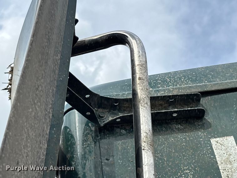 image for item YA3139 2019 Kenworth T680 semi truck