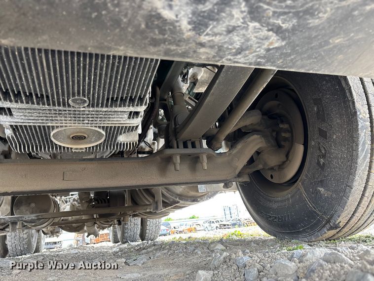 image for item YA3139 2019 Kenworth T680 semi truck