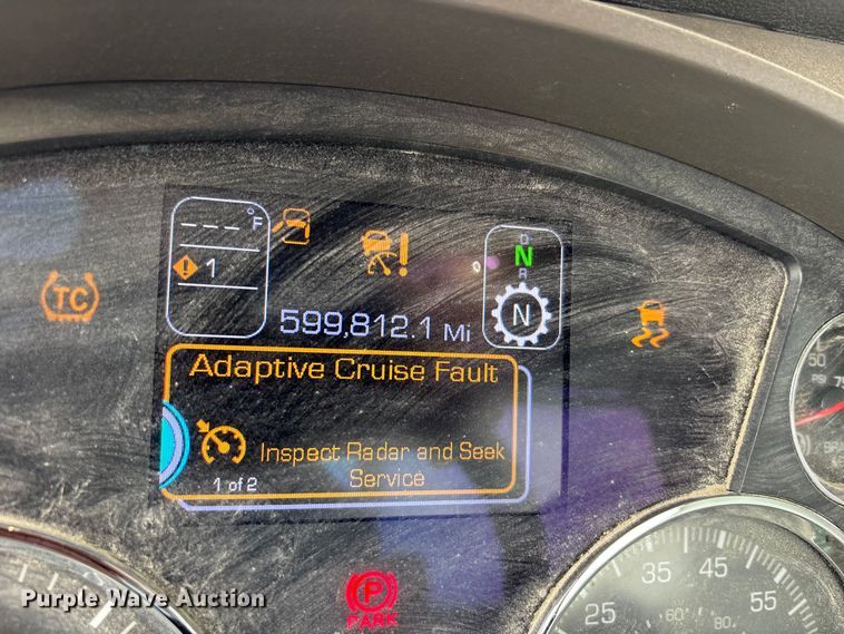 image for item YA3139 2019 Kenworth T680 semi truck