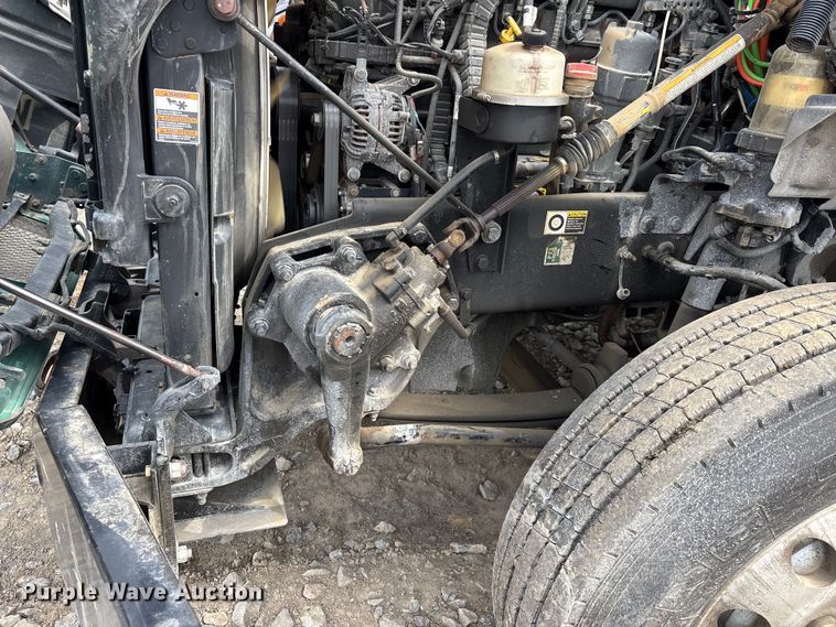 image for item YA3139 2019 Kenworth T680 semi truck