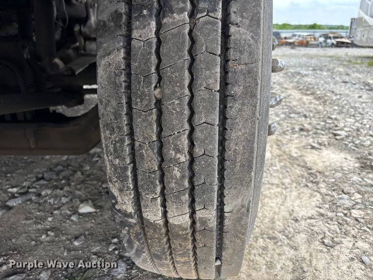 image for item YA3139 2019 Kenworth T680 semi truck