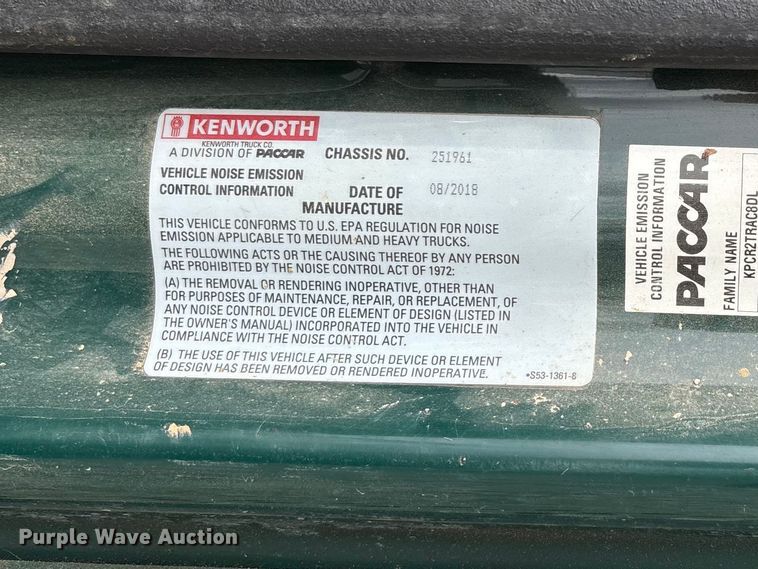 image for item YA3139 2019 Kenworth T680 semi truck