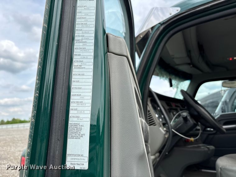 image for item YA3139 2019 Kenworth T680 semi truck