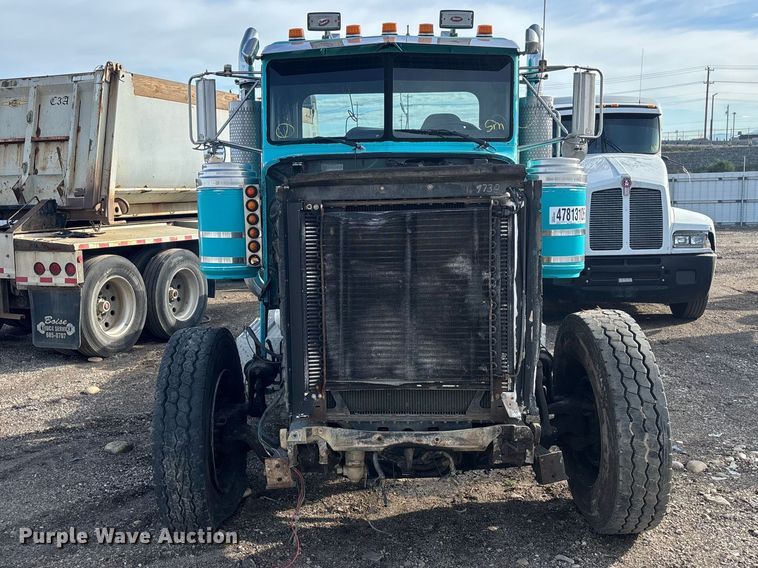 image for item YA3156 2000 Peterbilt 379 semi truck