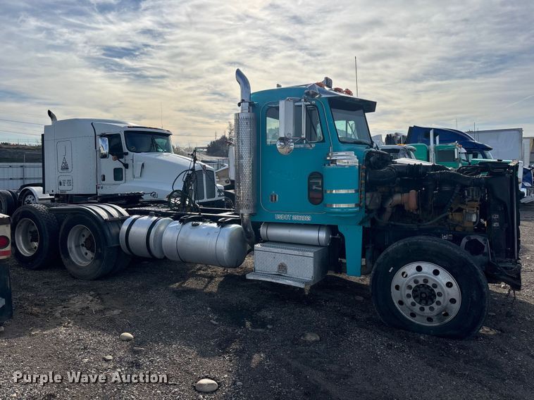 image for item YA3156 2000 Peterbilt 379 semi truck