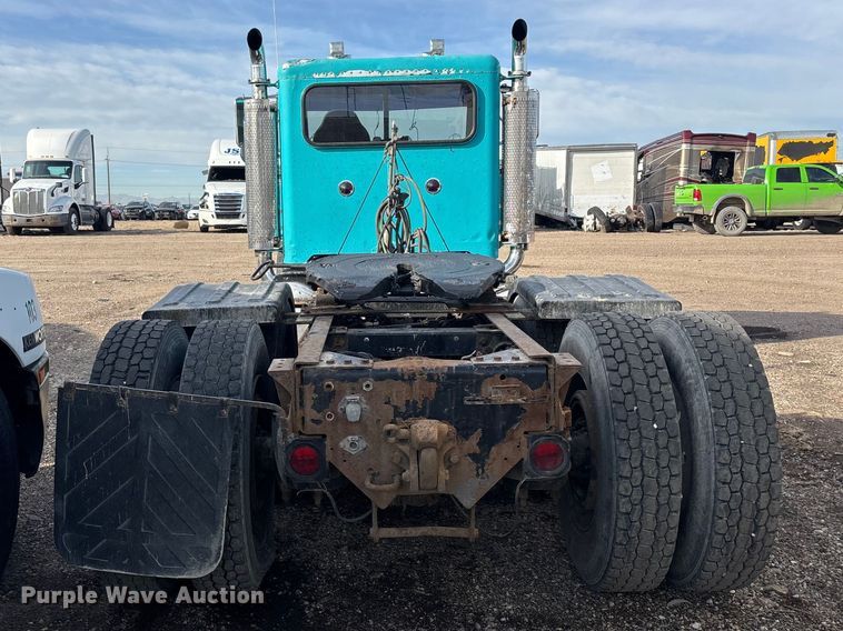 image for item YA3156 2000 Peterbilt 379 semi truck