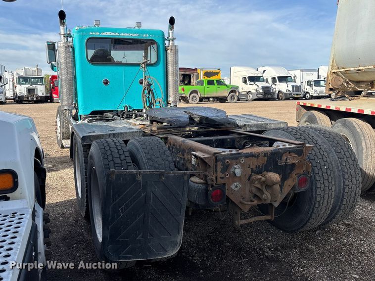 image for item YA3156 2000 Peterbilt 379 semi truck
