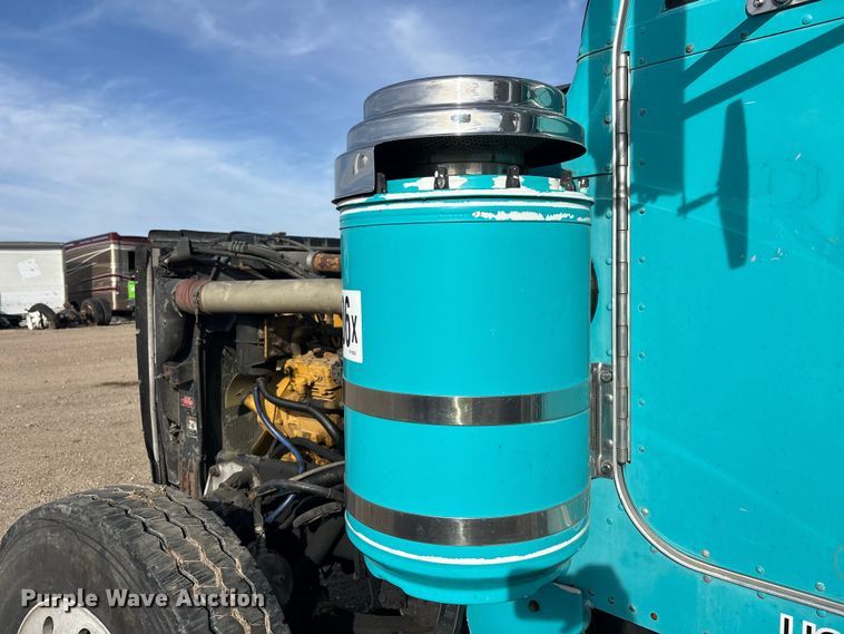 image for item YA3156 2000 Peterbilt 379 semi truck