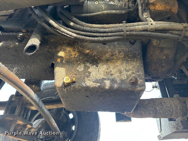 image for item YA3156 2000 Peterbilt 379 semi truck