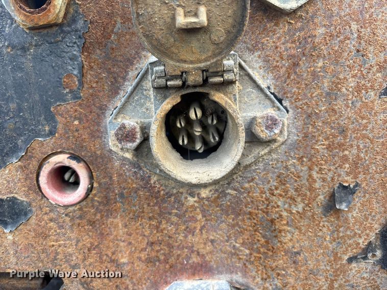 image for item YA3156 2000 Peterbilt 379 semi truck