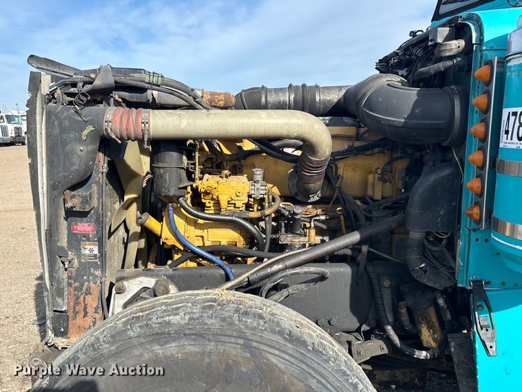 image for item YA3156 2000 Peterbilt 379 semi truck