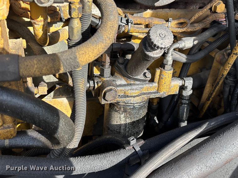 image for item YA3156 2000 Peterbilt 379 semi truck