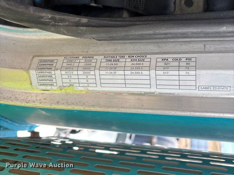 image for item YA3156 2000 Peterbilt 379 semi truck