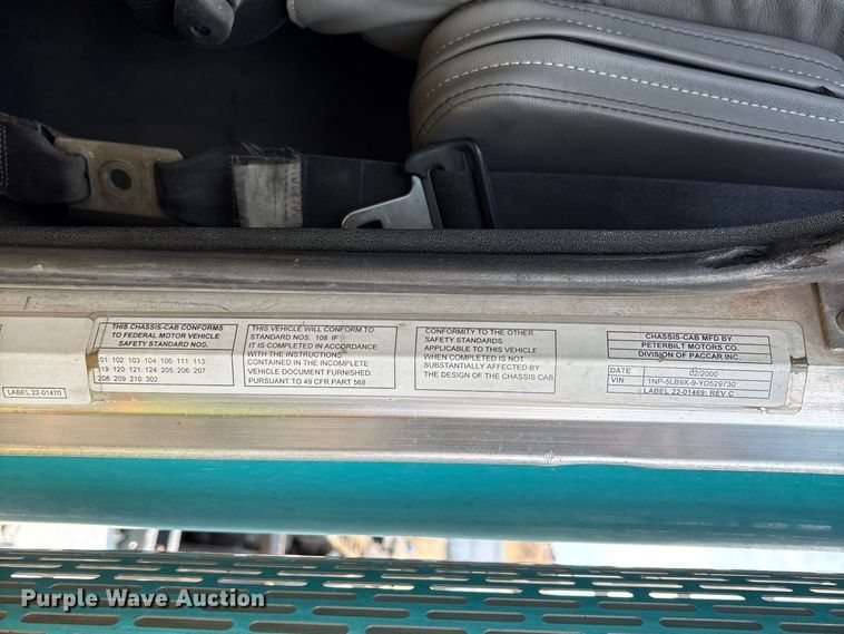 image for item YA3156 2000 Peterbilt 379 semi truck