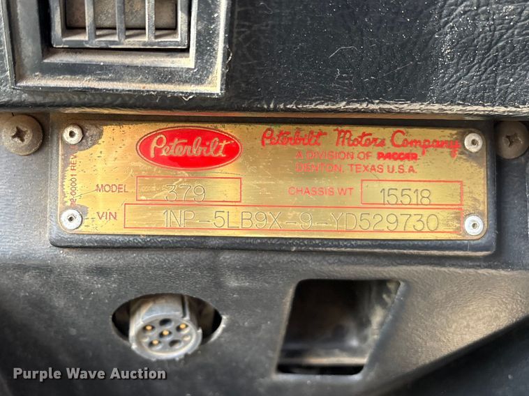 image for item YA3156 2000 Peterbilt 379 semi truck