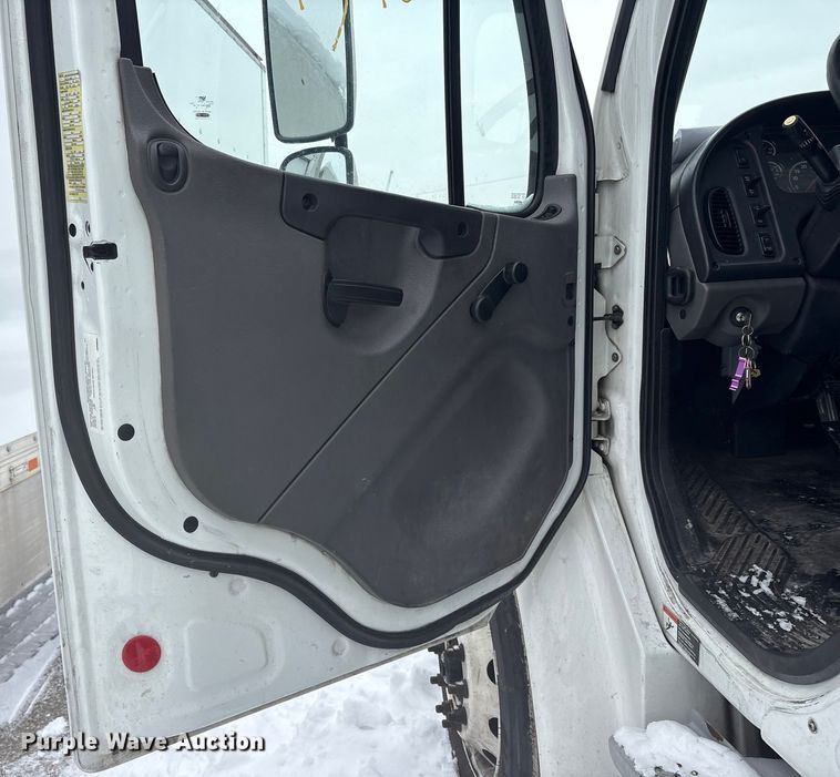 image for item YA6112 2020 Freightliner Business Class M2 box truck