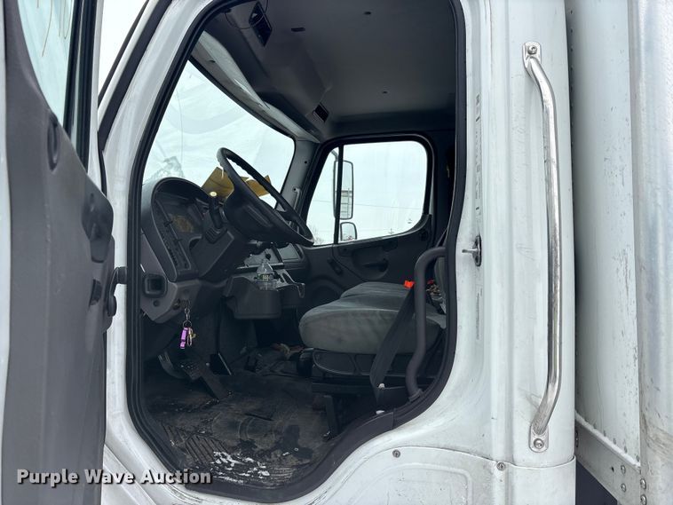 image for item YA6112 2020 Freightliner Business Class M2 box truck