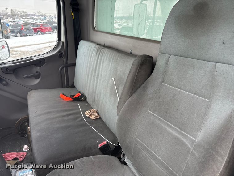 image for item YA6112 2020 Freightliner Business Class M2 box truck