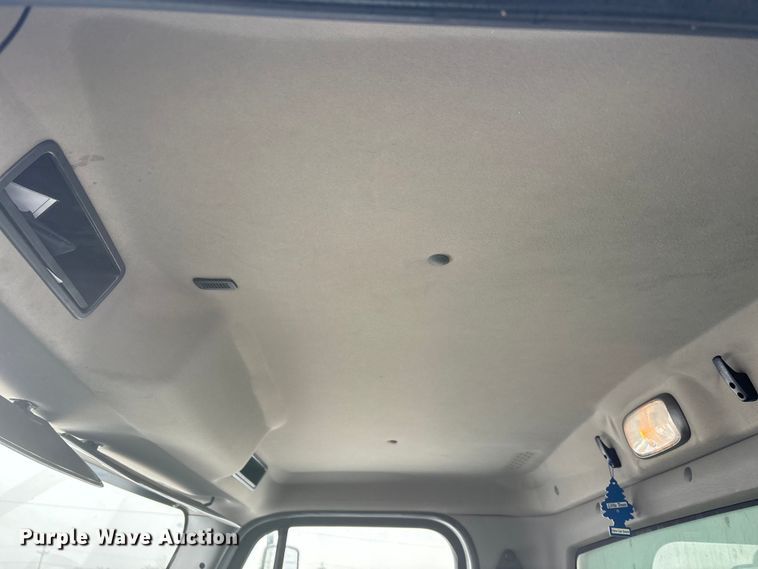 image for item YA6112 2020 Freightliner Business Class M2 box truck