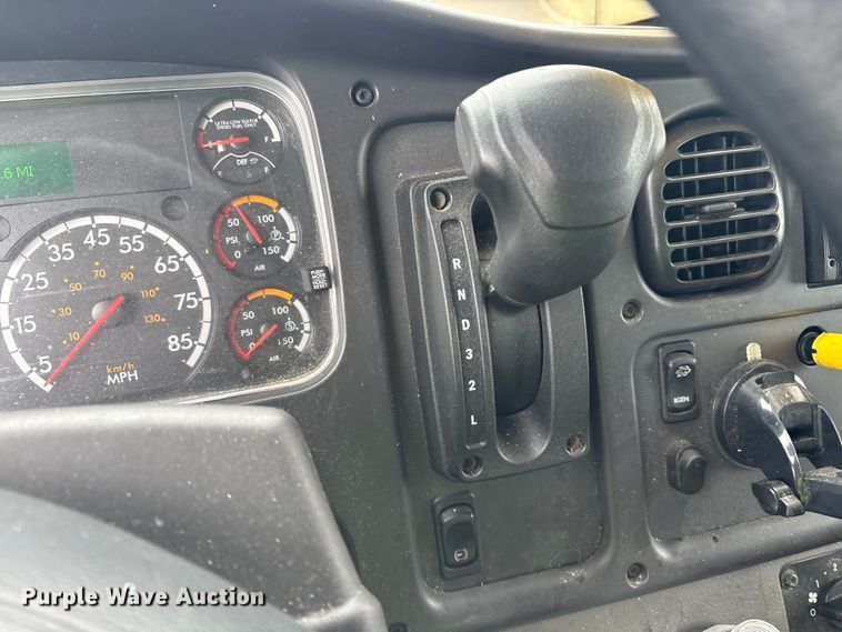 image for item YA6112 2020 Freightliner Business Class M2 box truck