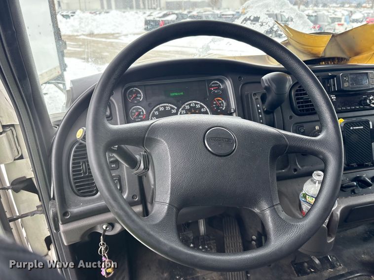 image for item YA6112 2020 Freightliner Business Class M2 box truck