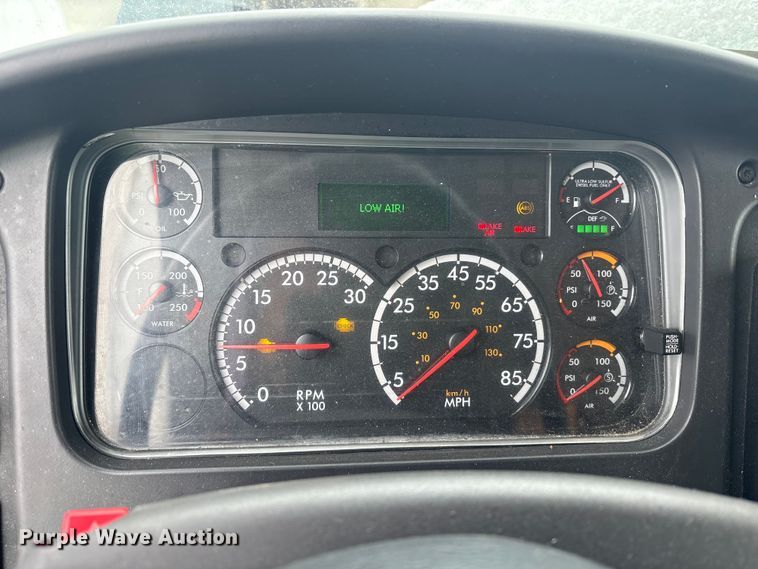 image for item YA6112 2020 Freightliner Business Class M2 box truck