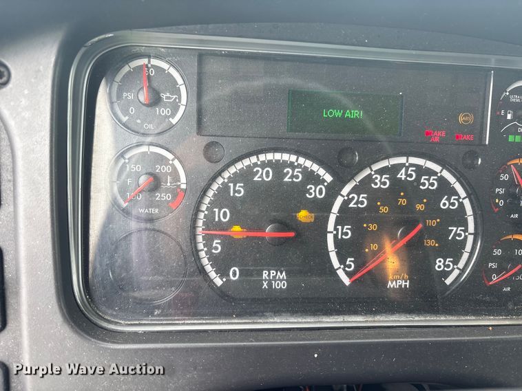 image for item YA6112 2020 Freightliner Business Class M2 box truck