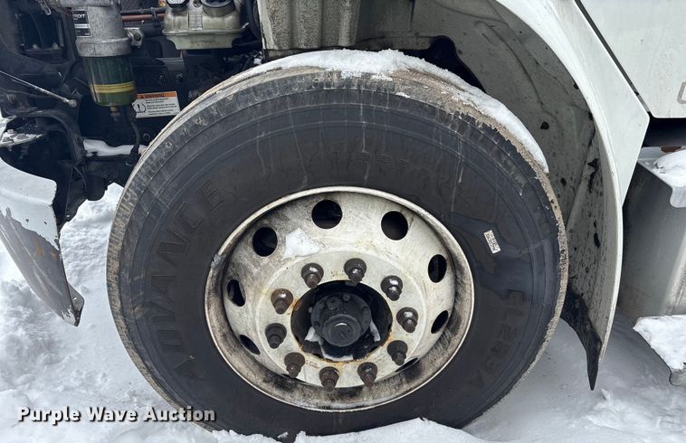 image for item YA6112 2020 Freightliner Business Class M2 box truck