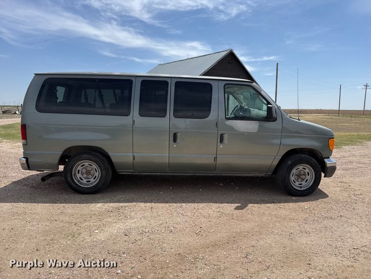 image for item DH1978 2006 Ford E150 van
