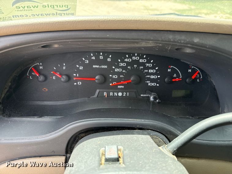 image for item DH1978 2006 Ford E150 van