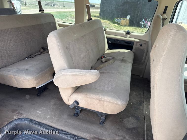 image for item DH1978 2006 Ford E150 van