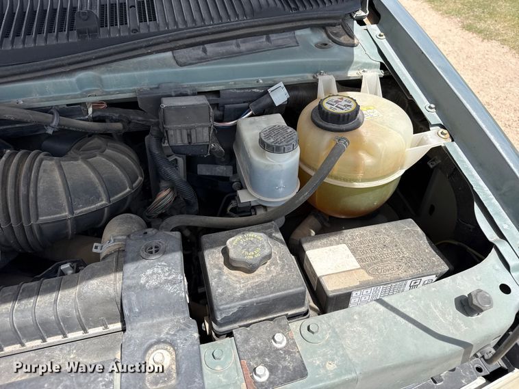 image for item DH1978 2006 Ford E150 van