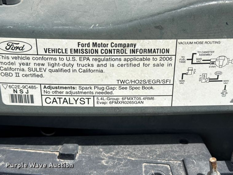 image for item DH1978 2006 Ford E150 van