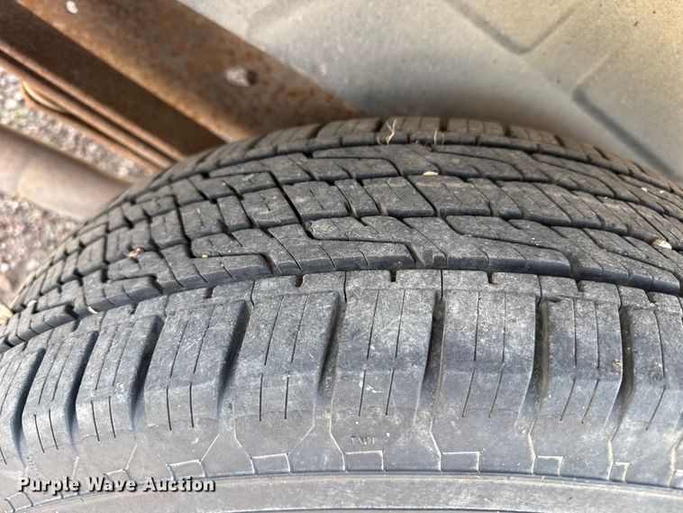 image for item DH1978 2006 Ford E150 van