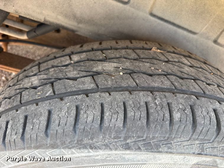 image for item DH1978 2006 Ford E150 van