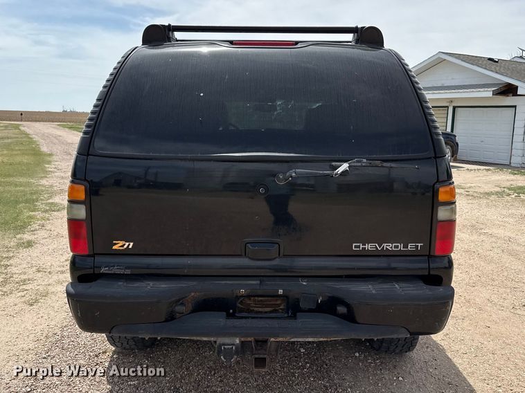 image for item DH1979 2004 Chevrolet Tahoe SUV