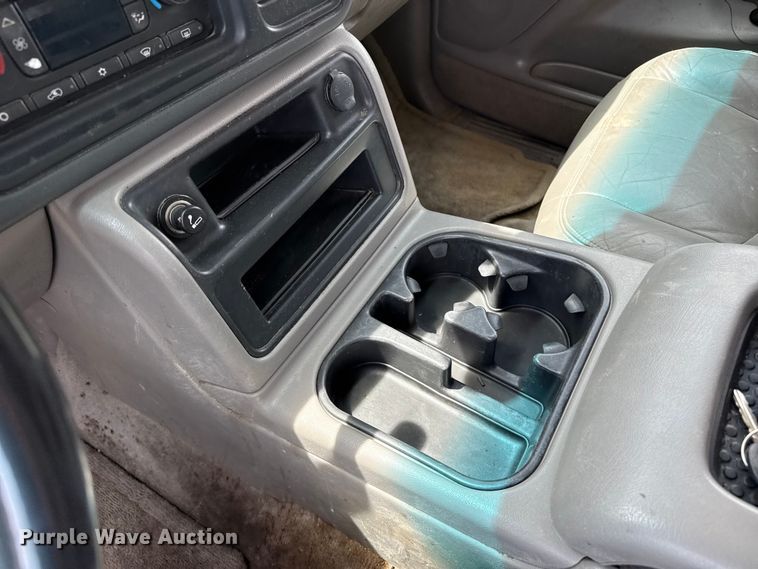 image for item DH1979 2004 Chevrolet Tahoe SUV