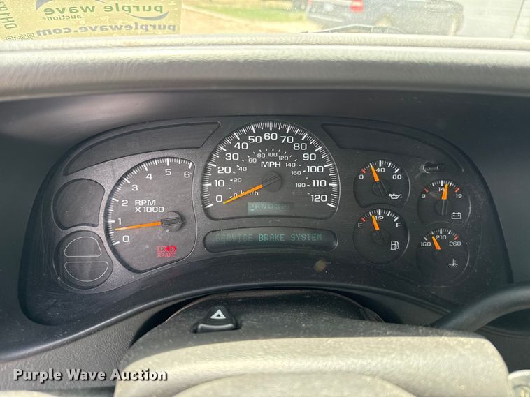 image for item DH1979 2004 Chevrolet Tahoe SUV
