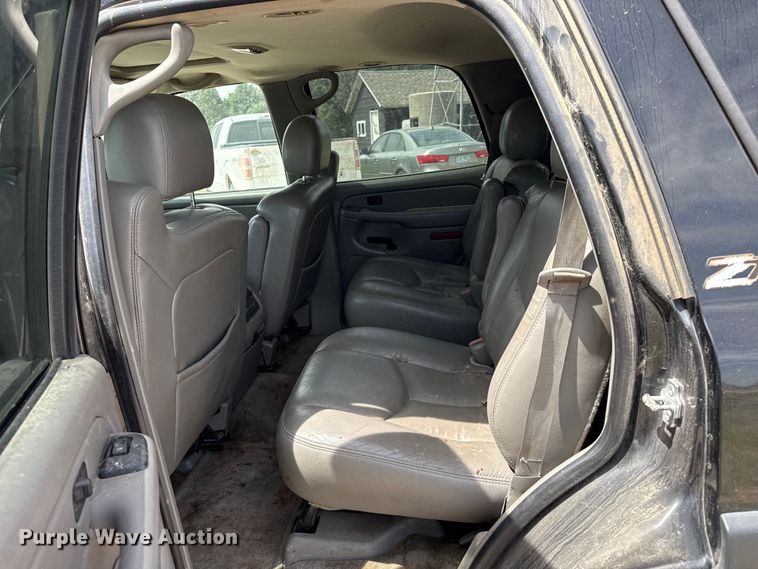 image for item DH1979 2004 Chevrolet Tahoe SUV