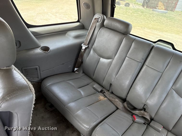 image for item DH1979 2004 Chevrolet Tahoe SUV