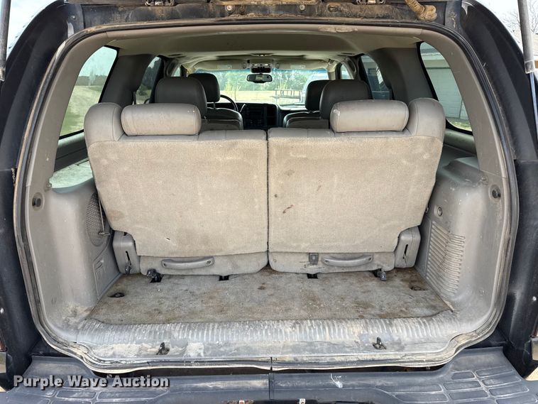 image for item DH1979 2004 Chevrolet Tahoe SUV
