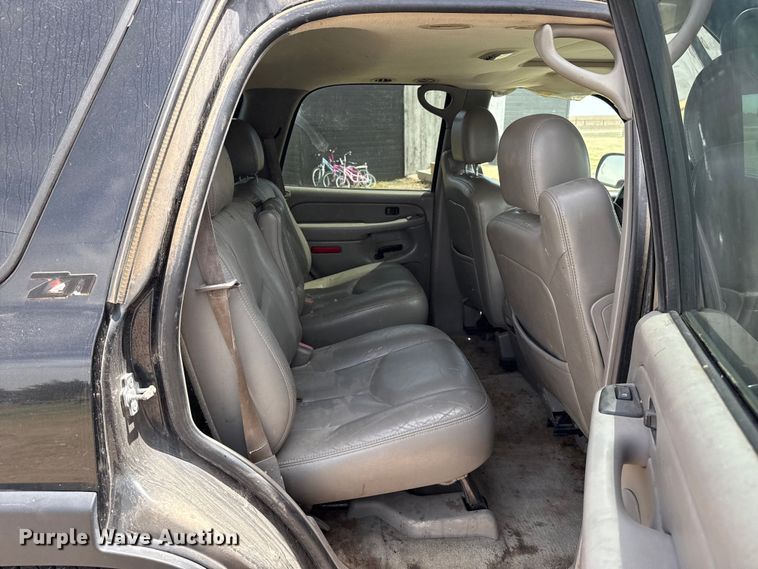 image for item DH1979 2004 Chevrolet Tahoe SUV
