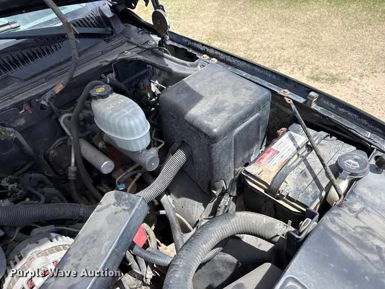 image for item DH1979 2004 Chevrolet Tahoe SUV
