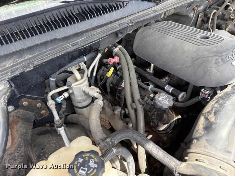 image for item DH1979 2004 Chevrolet Tahoe SUV
