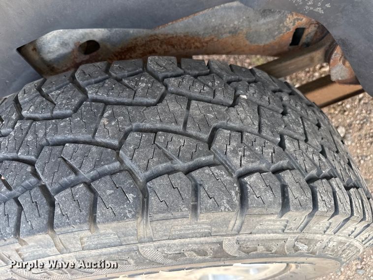 image for item DH1979 2004 Chevrolet Tahoe SUV