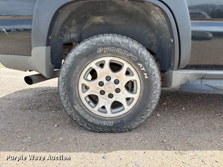 image for item DH1979 2004 Chevrolet Tahoe SUV