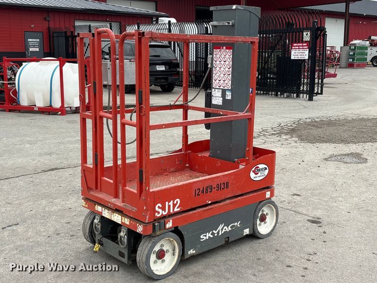 image for item DO5200 2017 Skyjack SJ12 vertical lift