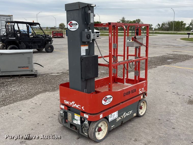 image for item DO5200 2017 Skyjack SJ12 vertical lift