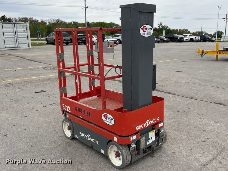 image for item DO5200 2017 Skyjack SJ12 vertical lift