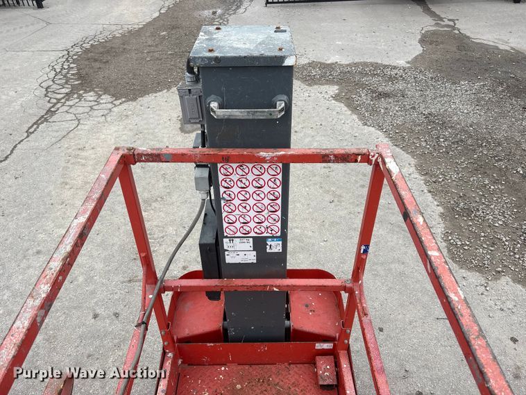 image for item DO5200 2017 Skyjack SJ12 vertical lift